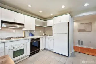 Second kitchen! Great for guests, parties, extended family, or an au pair.
