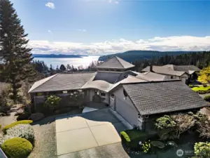 Welcome to 15107 Bridgeway Drive in Anacortes, WA