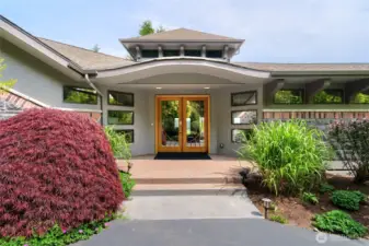 French Entry Doors with PNW details and custom glass