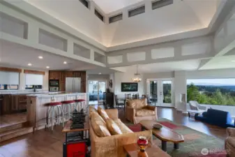 Bright & Spacious Floorplan on Main - perfect for entertaining