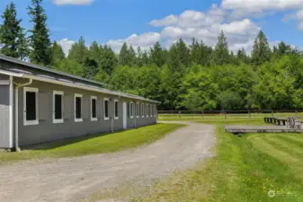 All 22 12'x12' matted stalls have windows!
