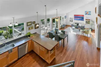 Absolutely gorgeous great room with tons of light and beautiful, newly refinshed flooring. Main level living with all  amenaties designed for ease of use and flow.