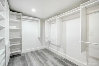 Bedroom 4 - Closet