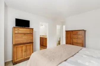 Primary suite access to bathroom and walk-in closes