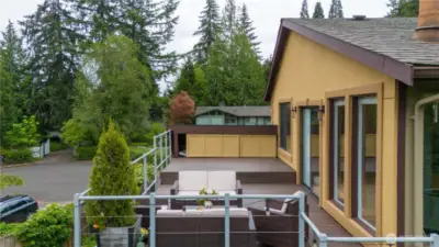 Deck is very spacious and has views of the Capital Dome and Mt Rainier