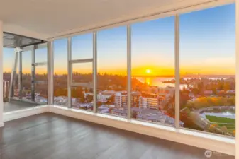 The Seattle skyline shimmering in the sunset