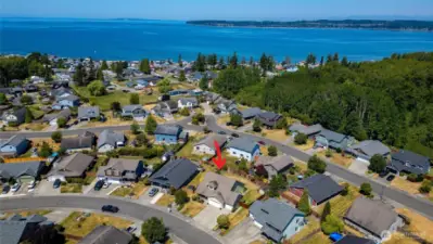 This home is just a short walk or bike to Birch Bay!