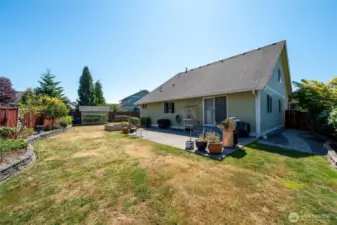 Large fully-fenced backyard