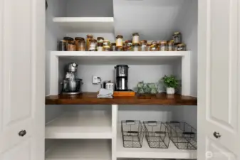 Amazing pantry with lots of room!