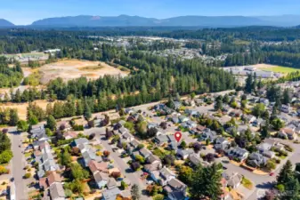 Nestled in a quiet neighborhood with easy access to desirable Tahoma schools and 4 corners.