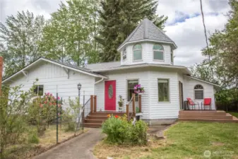Welcome home to this storybook farmhouse in the quiet Galvin countryside. This beautiful house has been lovingly maintained and has lots to offer! The location is fantastic, and there is an open house this Sunday to learn more.