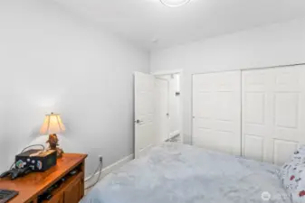2nd bedroom