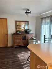 kitchen eating area