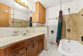 Full bath off of Primary Bedroom