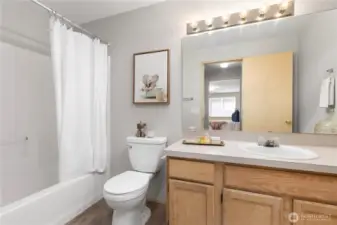 Primary bedroom bathroom