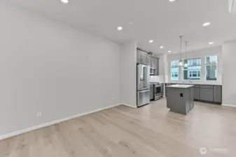 19288 NE 69th Circle Unit 104 ~ Ready Now