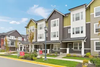 19288 NE 69th Circle Unit 104 ~ Ready Now