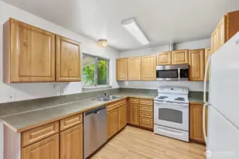 All kitchen appliances stay