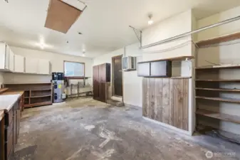 Laundry room in Garage