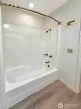Primary suite bath
