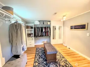 dream walk in closet/dressing room!
