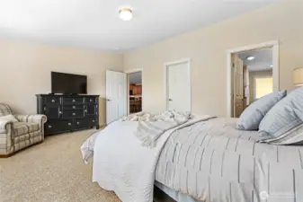 Walk-in closet through middle door