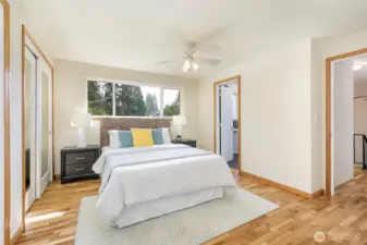 Large 2-room primary suite w/ hardwood floors & great daylight
