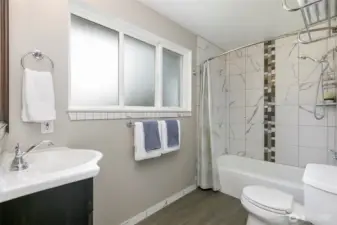 Updated hall bath in upstairs