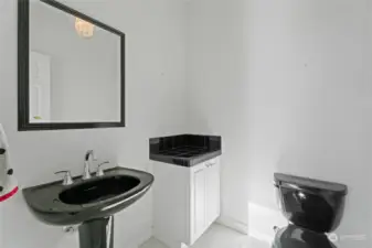 Main floor 1/2 bath