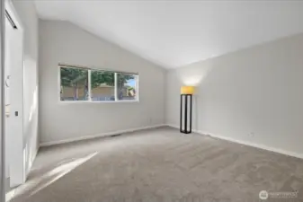 Spacious master suite w/5-piece bath and walk-in closet on the upper level.