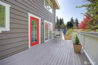 Lower level deck