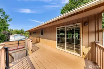 upstairs deck of the dining area
