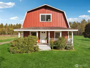 Origenal Farm House is in great shape!