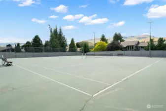 Community sports court  tennis-pickleball court