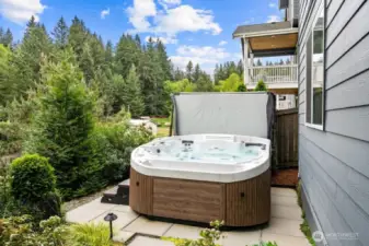 Infinity hot tub
