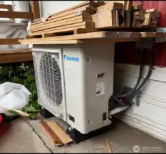 Seller unsure if this unit is hooked up and working