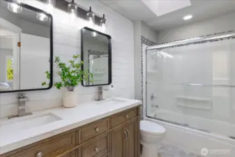 Upper level full bathroom
