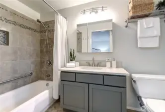 Primary ensuite bath