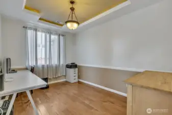 Nice sized diningroom