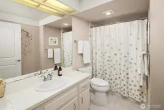 Full bath off the upper hallway.