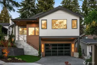 Enfort Homes presents the Aspen — a masterfully crafted residence set within an intimate cul-de-sac of just four newly built homes in the prestigious Highlands neighborhood. Here, elevated contemporary design wrapped in rich, organic textures and fdesgner inishes.