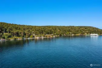 The southern sunny shores of Vashon Island. An oasis of calm in the Puget Sound.