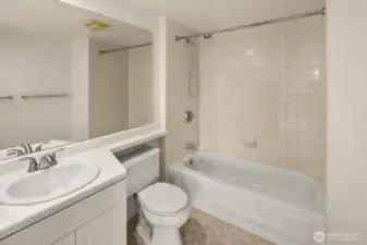 Primary bath.  Spotless!