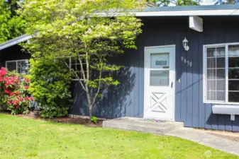 Easy access to 167   11 miles to SeaTac Airport  19 miles to Seattle for major sports, entertainment, dining, shopping, and tourist activities  64 miles to Crystal Mountain for all-season activities: snow, off-road, bike, hiking…  120 miles to Ocean Shores/ Pacific Ocean