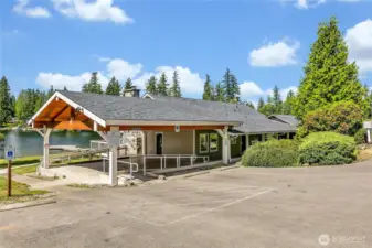 The private clubhouse is available for use by all Cherokee Bay owners.