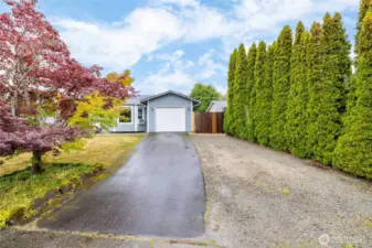 Driveway and access to the backyard