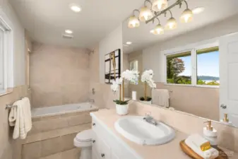 Primary on suite bath with lake view