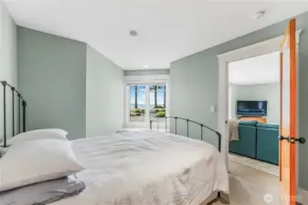 Fourth bedroom.