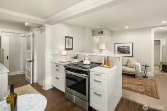 Cute, bright with many windows and ready to use!