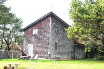 --- room to play and a fire pit.